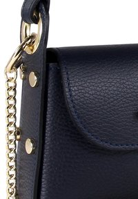 DrachenLeder UMHÄNGE - Handbag - dunkelblau