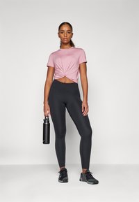 Nike Performance ONE CLASSIC - Sportovní tričko - elemental pink/black