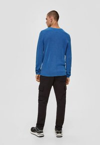 QS MIT MUSTERSTRUKTUR - Strickpullover - royalblau