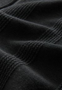 Thumbnail Image 6
