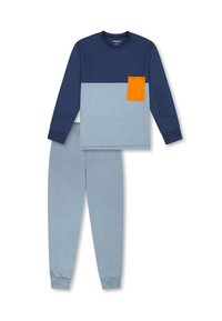 Blaues und hellblaues Langarmoberteil mit einer orangefarbigen Tasche, kombiniert mit passenden hellblauen Hosen, aus weichem Stoff gefertigt.