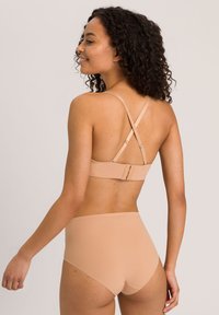 Hanro ALLURE BANDEAU - Kaarituelliset rintaliivit - nude