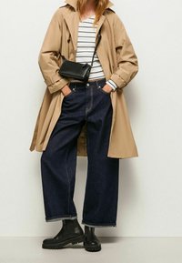 Pepe Jeans Gabardina - camel