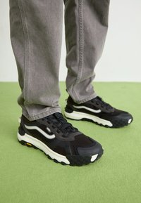 CROSSPATH UNISEX - Trainers - washed black