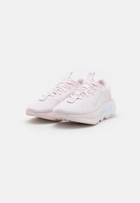 Nike Performance MOTIVA - Tekaški copati za cesto - pearl pink/white