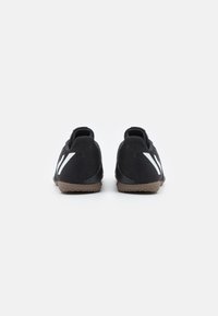 adidas Performance Halowe buty piłkarskie