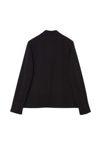 Veste noire à manches longues avec un ourlet droit, un col pointu et des détails de boutons dans le dos près de la taille.