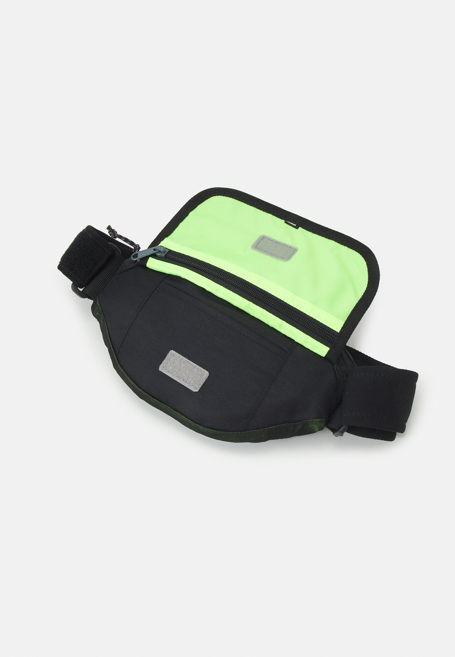 Mizuno WAIST POUCH UNISEX - Bolsa de deporte - sumi/black/gris - Zalando.es