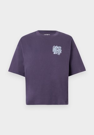 Vijolična bombažna majica s prostým krojem, kratkimi rokavi in svetlo modrim grafičnim dizajnom na levi strani prsnega koša.