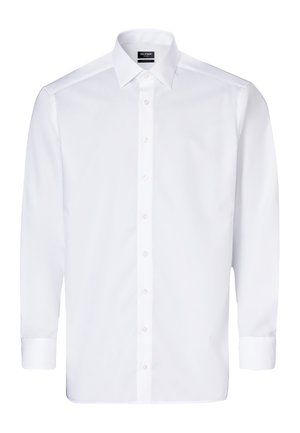 Chemise habillée blanche à manches longues pour homme avec patte de boutonnage sur le devant, col classique et poignets, présentée sur un fond blanc uni.