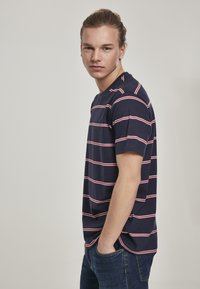 Urban Classics YARN DYED BOARD STRIPE - Camiseta Básica - Summerolive