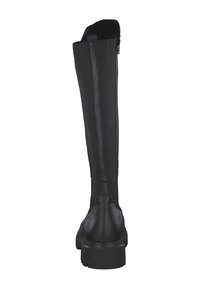 Bota negra de cuero hasta la rodilla con parte superior de cuero suave, cremallera lateral, suela de goma robusta y diseño minimalista sin adornos adicionales.