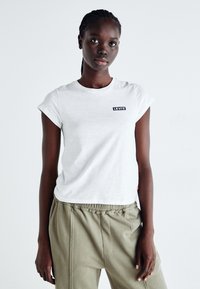 Levi's® GRAPHIC AUTHENTIC TSHIRT - Tricou basic - bright white