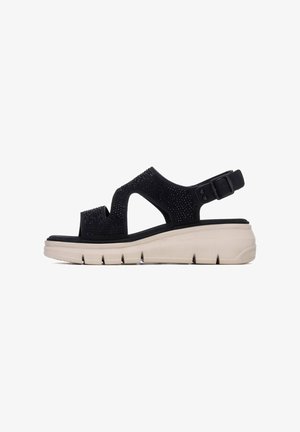 XTI, Sandalias con plataforma - black