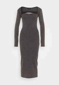 Robe à manches longues, côtelée, de coloris gris foncé, avec un décolleté carré et un détail découpé sous la poitrine, silhouette ajustée et ourlet mi-mollet.
