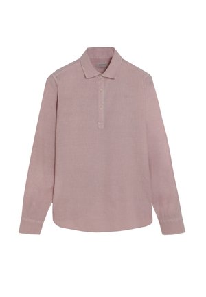 Camisa de lino de manga larga en color rosa polvoriento, con cuello clásico, tapeta de tres botones y dobladillo curvado, mostrada sobre un fondo blanco.
