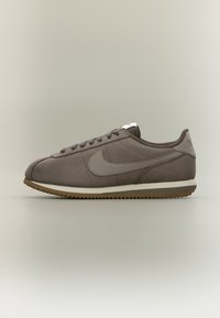 Ikke valgt, cave stone/enigma stone/sail/gum lt brown