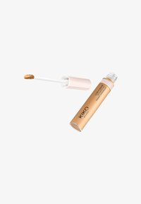 Tube de correcteur avec baguette applicatrice, produit liquide beige, marque Kiko Milano, étiqueté "Love Fusion 24H Moisture Radiant Concealer".
