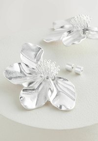 Next FLOWER STATEMENT STUD  - Pendientes - silver tone