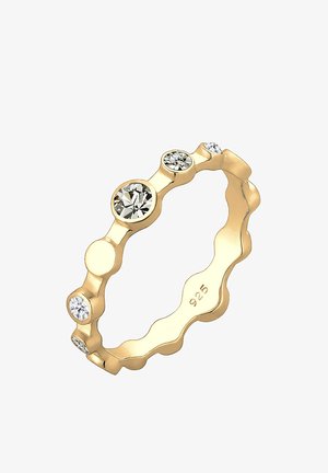Guldbelagt ring i en bølgende design med skiftende klare ædelsten og glatte cirkulære elementer, stemplet '925' på den indre del.