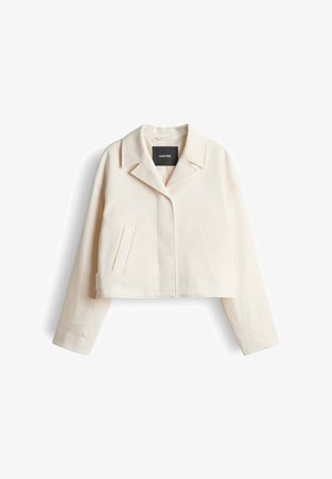 Cremefarbener, kurz geschnittener Blazer mit langen Ärmeln, einem Reverskragen, verdecktem Frontverschluss und zwei vertikalen Seitentaschen.