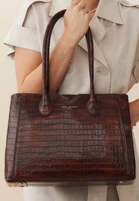 Isabel Bernard Handtasche - braun
