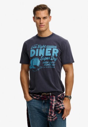 - T-shirt z nadrukiem