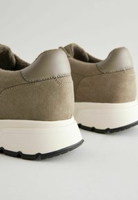 Next REGULAR FIT  - Sneakers laag - mink brown