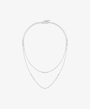 Zilverkleurige gelaagde ketting met twee kettingen. Voorzien van langwerpige ovale schakels en kleine rechthoekige accenten. Veilige sluiting met merklabel.