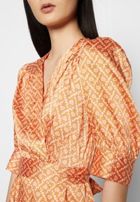 sandro Robe de jour - salmon