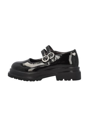Scarpa Mary Jane in pelle verniciata nera con doppie cinghie a fibbia argentata, suola spessa e piccolo dettaglio a forma di cuore argentato sul tallone.