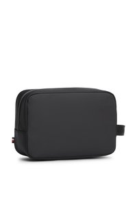 Μαύρο ορθογώνιο νεσεσέρ ταξιδίου με φερμουάρ κλεισίματος και μικρό υφασμάτινο λουράκι χειρός στο πλάι.