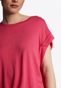 Rich & Royal T-Shirt basic - raspberry pink