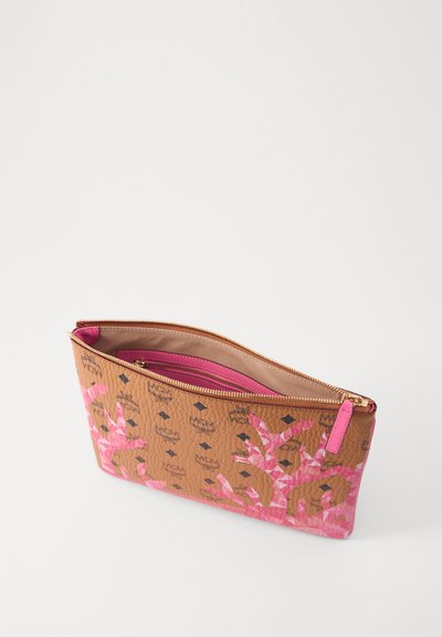 MCM AREN FLAT POUCH - Pikkulaukku - sangria sunset