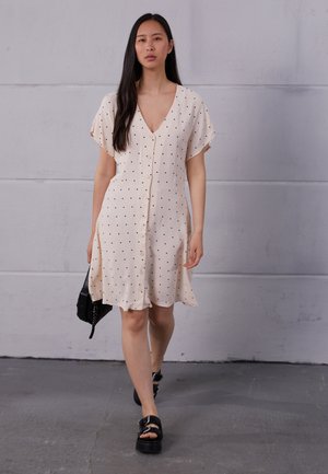BUTTON FRONT DRESS - Vestido camiseiro - beige