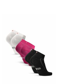 Tre par strumpor i vitt, rosa och svart. Varje par har en låg skärning med ribbade kantlinjer och en logotyp på sidan. Tillverkade av elastisk tyg.