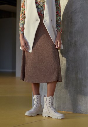 Botines con plataforma - nude