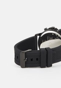 Pier One Uhr - black