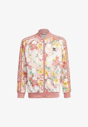 Pink Adidas lynlåsjakke med ribbet krave og manchetter, blomstermotiv i hvid, gul og grøn, og tre lyserøde striber på ærmerne.
