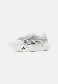 Επιλέχθηκε, footwear white/core black/reflective silver-coloured