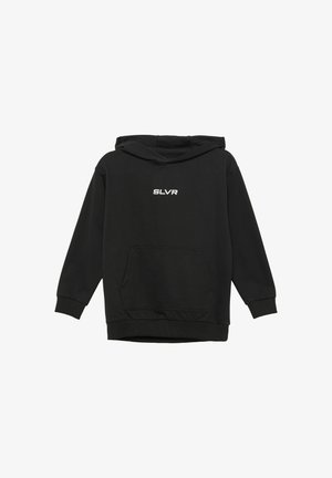 Czarny sweatshirt z kapturem wykonany z mieszanki bawełny, posiadający kieszeń z przodu oraz białe logo "SLVR". Rękawy i dół wykończone ściągaczem, luźny krój.