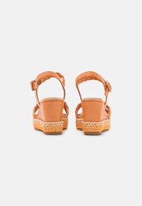 Marco Tozzi Sandali con tacco - peach