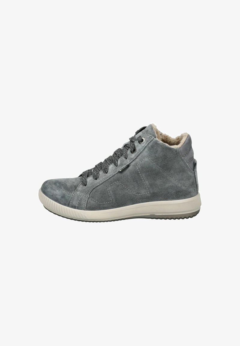 Hochwertige graue Wildleder-Sneakers mit strukturiertem Obermaterial, grauen Schnürsenkeln, gepolstertem Kragen und einer weißen Gummisohle.