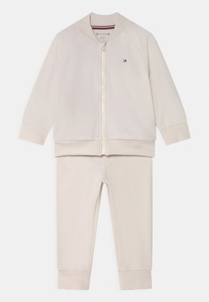 BABY VARSITY LOGO ZIP UP UNISEX SET - Gilet - ivory petal