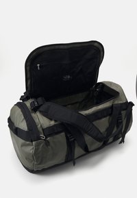 The North Face BASE CAMP DUFFEL - L - Reiseveske - new taupe green/black