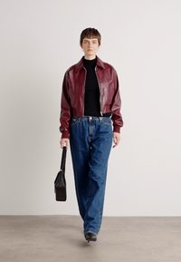 Calvin Klein Jeans CROPPED CRINKLE - Bomber Jacket - deep rouge