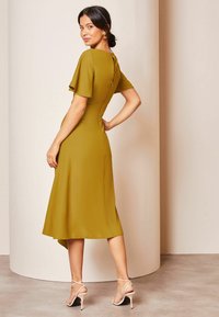 Lipsy RUCHED FLUTTER SLEEVE MIDI - REGULAR FIT - Nappali ruha - green