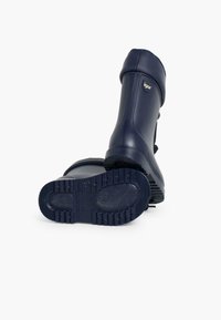 Bottes en caoutchouc navy avec une surface lisse, un bout arrondi et des semelles texturées. Présente un logo de marque sur le dessus. Aucun accent visible.