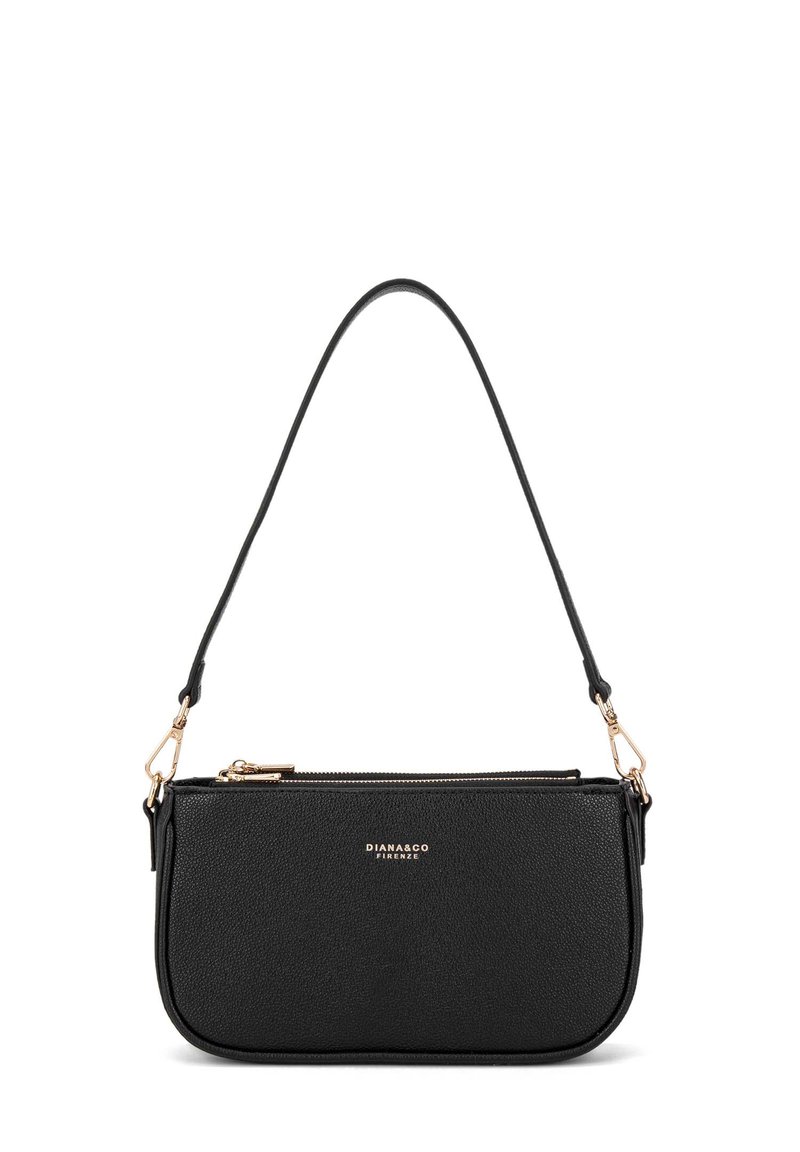Borsa a tracolla in pelle nera con una forma curva, dettagli in hardware dorato e una parte superiore con cerniera. Include una tracolla rimovibile.