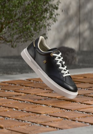 CHIC CUPSOLE - Sportbačiai - black